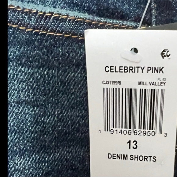 NWT women’s Celebrity Pink‎ jean shorts 13/31 new - Picture 3 of 4